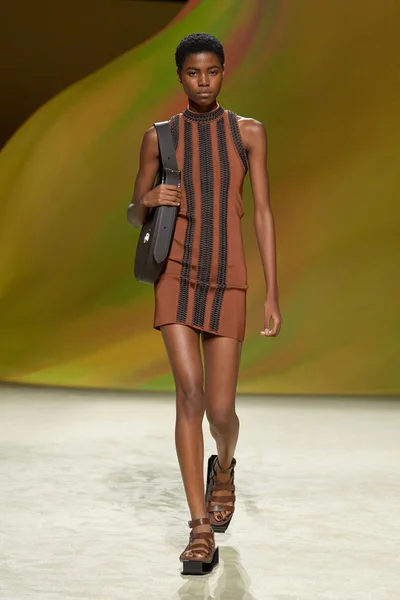 Look 9